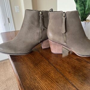 Blonde Waterproof Boots-LikeNew Sz10